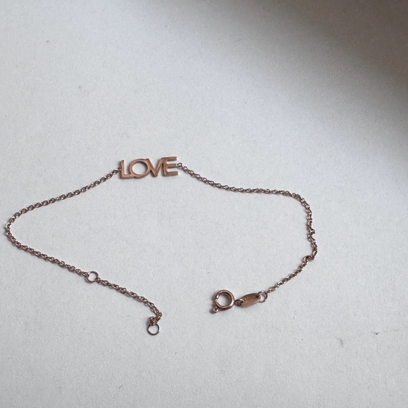 ✨Stunning Rare Maya Brenner Delicate Gold Tone LOVE Bracelet✨ - Picture 15 of 16